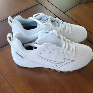 Youth Mizuno All-White Sports Cleats